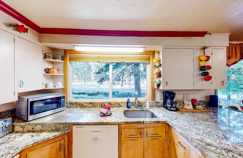 Joseph Haus | Historic home with mountain views & kids play area - great for reunions/retreats