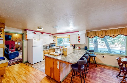 Joseph Haus | Historic home with mountain views & kids play area - great for reunions/retreats