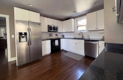 German Village Haus | Historic Home With Parking, Next to Schiller Park