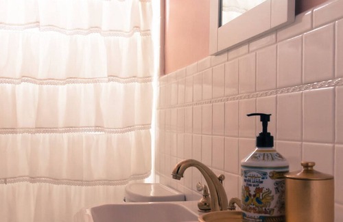 Esplanade Ridge Haus | Historic mansion close to FQ with large courtyard