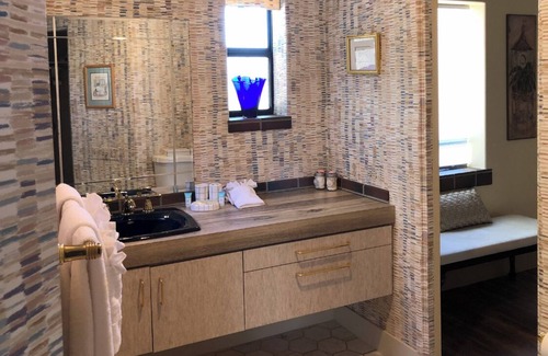 B-Bar-H Ranch Haus | Historic Mary Pickford Estate A1 - 30 minutes from Empire Polo Grounds