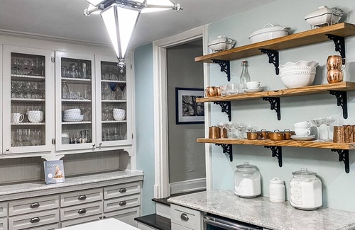 Central Gardens Haus | Historic Midtown Chateau + Guest House - Minutes from Everything