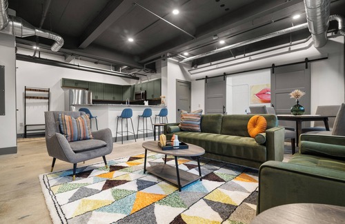 Newark Wohnung | Historic Newark Station- 10% off Earthworks Cafe