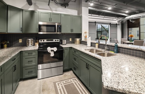 Newark Wohnung | Historic Newark Station- 10% off Earthworks Cafe