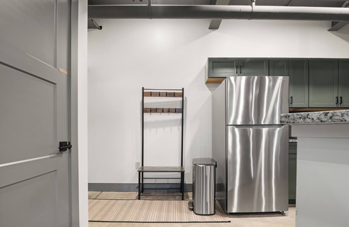 Newark Wohnung | Historic Newark Station- 10% off Earthworks Cafe