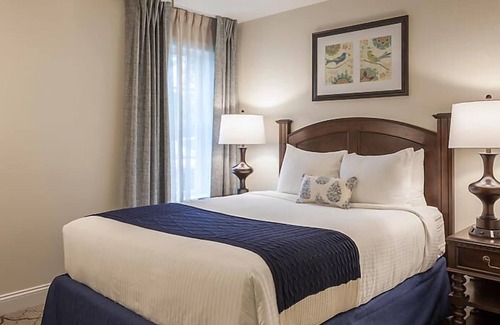 Williamsburg Resort | Historisches Patrick Henry Square Resort