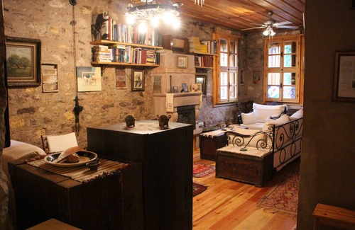 Ayvalik Haus | Historisches Steinhaus mit Garten und Blick in Cunda / Ayvalik