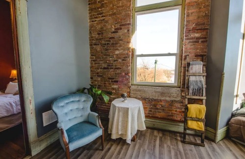 El Paso Haus | Historic Suite Overlooking Downtown. Located above a Museum! Claw foot tub. n