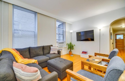 Oak Park Haus | Historic Townhome in Oak Park with Backyard!