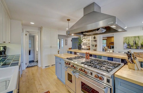 Marine on St. Croix Haus | Charming 3-bedroom house with WiFi, AC in quaint Marine on Saint Croix