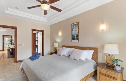 Playa Langosta Wohnung | HM103 Blissful 2BR Beachfront Condo