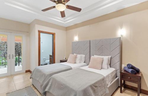 Playa Langosta Wohnung | HM103 Blissful 2BR Beachfront Condo