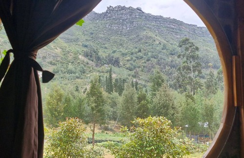 Sutatausa Kabine | Hobbit mud house with stunning mountain views