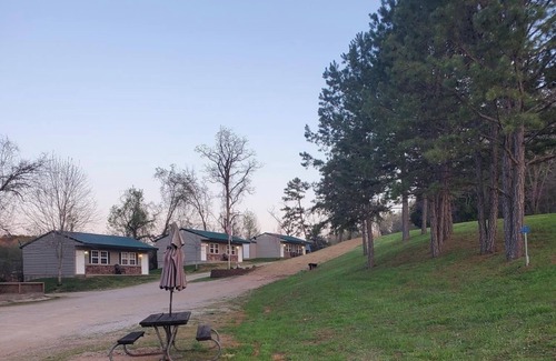 Eminence Hütte | Hogan's Hideout Duplex #18 is a cozy, private duplex