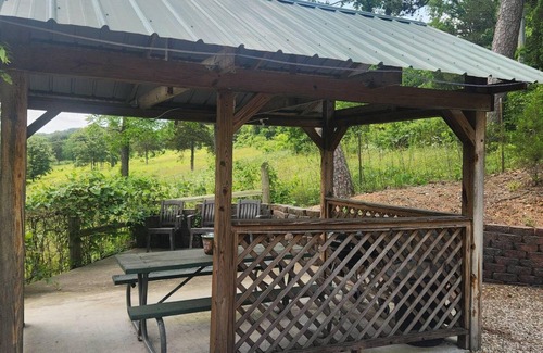 Eminence Hütte | Hogan's Hideout Duplex #18 is a cozy, private duplex