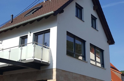Neustadt-Hambach Haus | Ferienhaus Weinhäusel - mit Blick auf das historische Hambacher Schloß