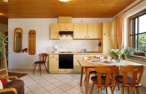 Deggenhausertal Wohnung | Ferienwohnung 2 auf dem Bauernhof "Wagenberg" mit Bergblick, WLAN, Balkon & Garten