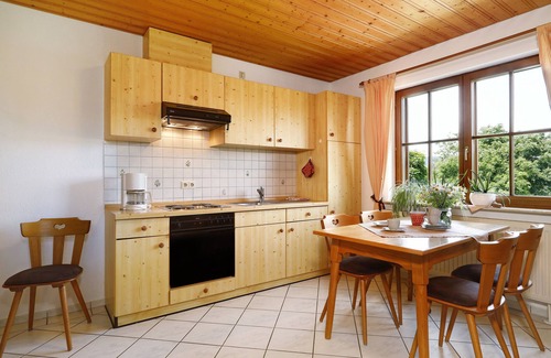 Deggenhausertal Wohnung | Ferienwohnung 2 auf dem Bauernhof "Wagenberg" mit Bergblick, WLAN, Balkon & Garten