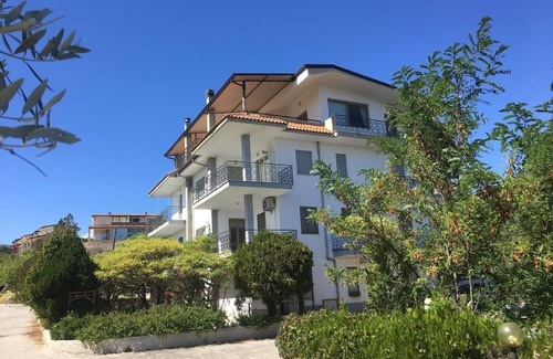 Badolato Marina Wohnung | Ferienwohnung Badolato Marina für 2 - 4 Personen mit 2 Schlafzimmern - Ferienwohnung