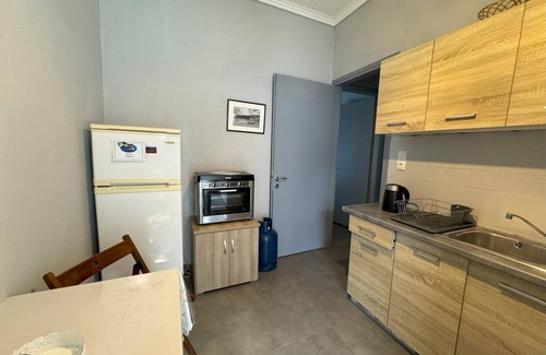 Kompi Wohnung | Ferienwohnung oberhalb des schönen Peroulia Strandes, Wifi | Messenien, Peloponn