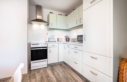 Blankensee Wohnung | Ferienwohnung Eichenhof" mit gemeinsamer Terrasse, privatem Garten und Wi-Fi