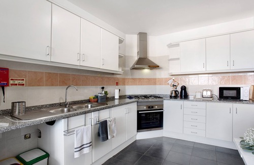 Canico Wohnung | Ferienwohnung 'Fénix Garajau' mit Meerblick, Balkon und WLAN