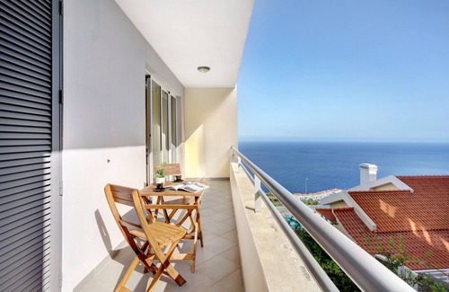 Canico Wohnung | Ferienwohnung 'Fénix Garajau' mit Meerblick, Balkon und WLAN