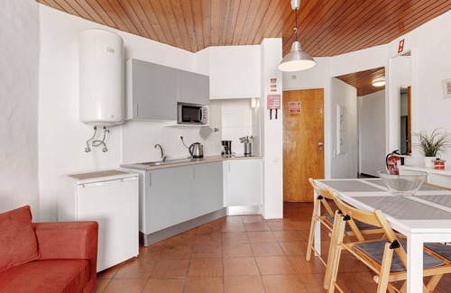 Praia das Macas Wohnung | Holiday Apartment "Mar E Serra IIII" near Beach with Balcony & Wi-Fi