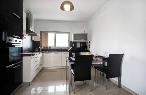 Peniche de Cima Haus | Ferienhaus 'A O - Azul Aprumado' mit Gemeinschaftsterrasse, Balkon und WLAN