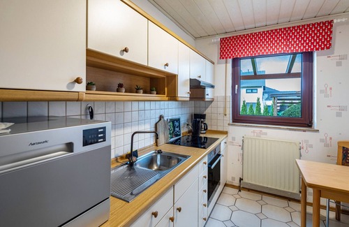Bad Arolsen Wohnung | Ferienhaus 'Am Twistesee 1 Souterraint' mit Terrasse, Garten & WLAN