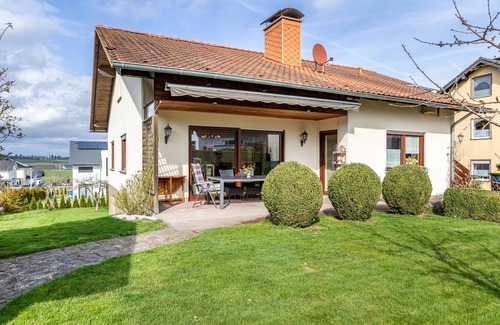 Bad Arolsen Wohnung | Ferienhaus 'Am Twistesee 1 Souterraint' mit Terrasse, Garten & WLAN