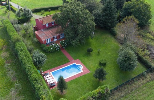 Trazo Haus | Ferienhaus 'Casa De Piñeiro Y Spa Opcional' mit Bergblick, privatem Pool und Wi-Fi