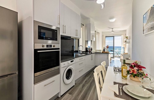 Prazeres Haus | Ferienhaus 'Casa Homem Do Mar' mit Meerblick, Balkon und WLAN