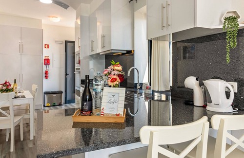 Prazeres Haus | Ferienhaus 'Casa Homem Do Mar' mit Meerblick, Balkon und WLAN