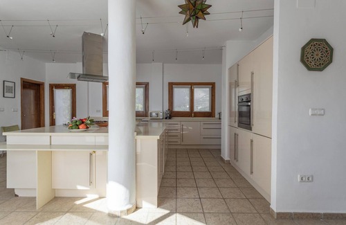 Almunecar Haus | Ferienhaus "Casa Laura" mit Bergblick, Pool, Garten, A/C & WLAN