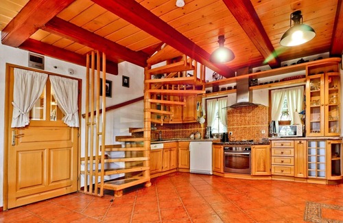 Donja Voca Haus | Ferienhaus Grga mit Whirlpool und Swimmingpool