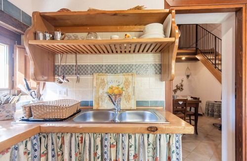 Stilo Haus | Holiday Home in Guardavalle near River