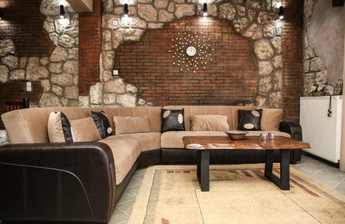 Pavliani Haus | Holiday Home in the Center of the Village