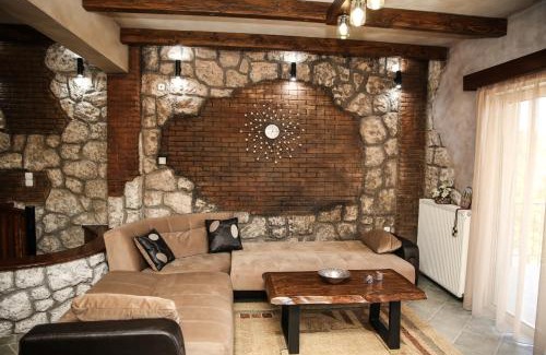 Pavliani Haus | Holiday Home in the Center of the Village