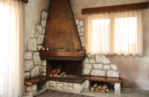 Pavliani Haus | Holiday Home in the Center of the Village