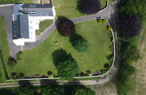 Mahalon Haus | Holiday Home 'Maison Indépendante' with Private Terrace, Private Garden and Wi-Fi