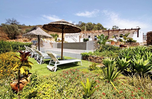 Fonte do Bispo Haus | Ferienhaus 'Silêncio' mit Bergblick, WLAN und Klimaanlage