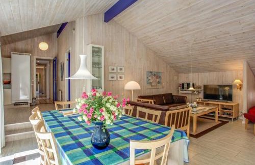 Dueodde Haus | Holiday Home Sylvia - 900m from the sea by Interhome