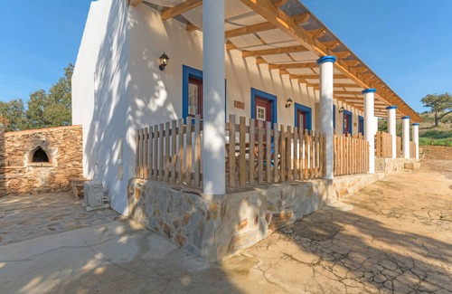 Sao Luis Wohnung | Ferienhaus 'Ti Vanda' mit Bergblick, Wi-Fi und Klimaanlage