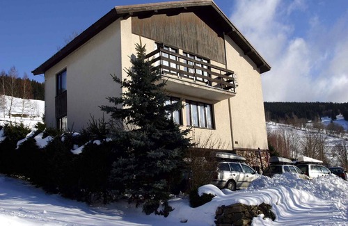 Velka Upa Haus | Ferienhaus mit Gartengrill direkt an Wanderwegen