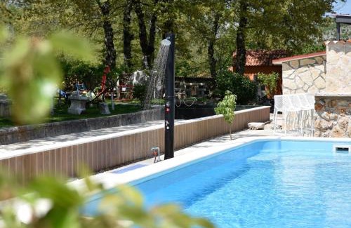 Vrlika Villa | Holiday home with swimming pool, wellness, horses and donkeys