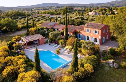 Aups Haus | Ferienhaus Aups für 1 - 4 Personen mit 2 Schlafzimmern - Reihenhaus