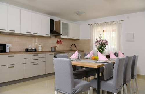 Divsici Haus | Ferienhaus Divsici für 1 - 4 Personen mit 2 Schlafzimmern - Ferienhaus