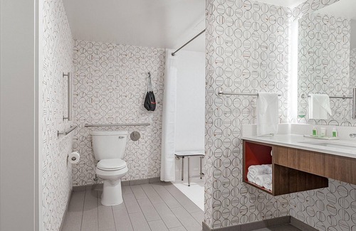 Columbus Hotel | Holiday Inn Columbus by IHG