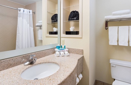 Twentynine Palms Hotel | Holiday Inn Express Hotel & Suites Twentynine Palms by IHG